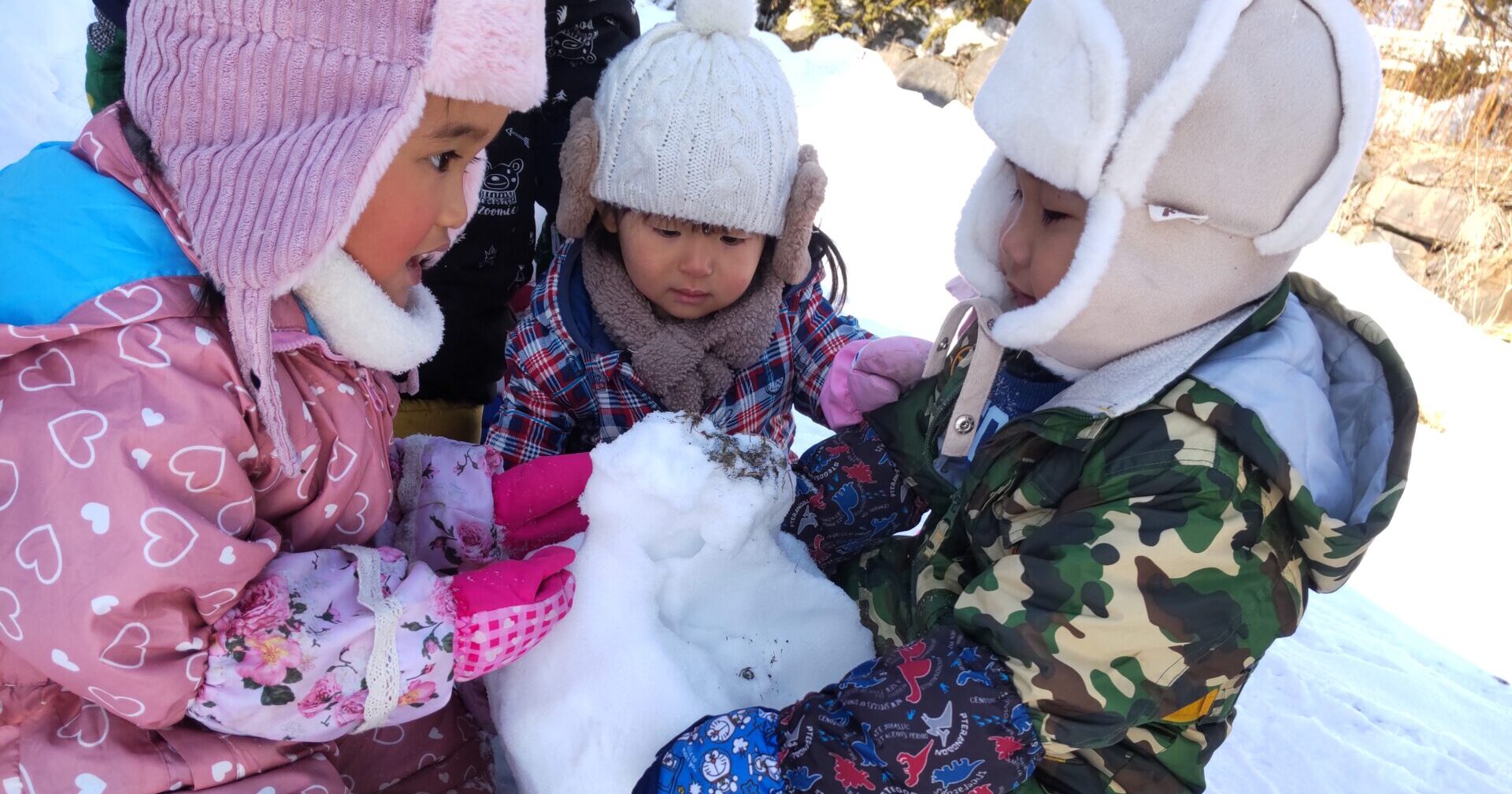 またゆきがふったね