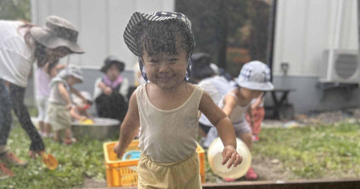 ぜんしんでみずあそび
