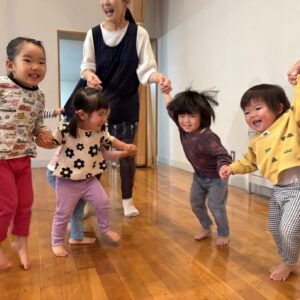 はっぴょうかいかいじょうへ